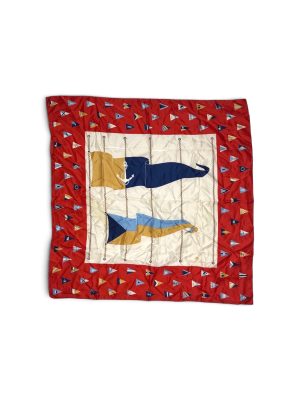 Foulard de seconde main, motif visible à plat