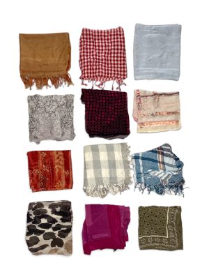 Foulard de seconde main plié au carré